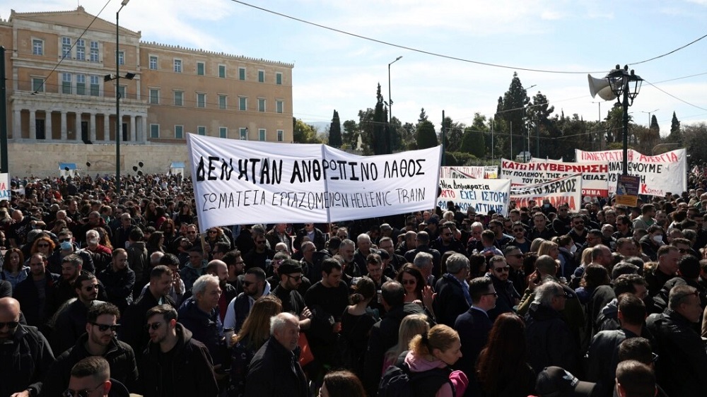 Aksidenti hekurudhor, protesta ndaj sistemit politik ne Greqi